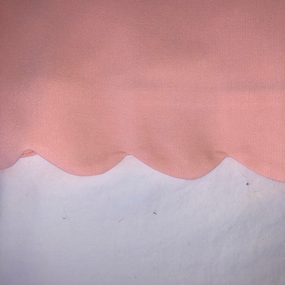 Scalloped low cut dress - Picture 2 of 3